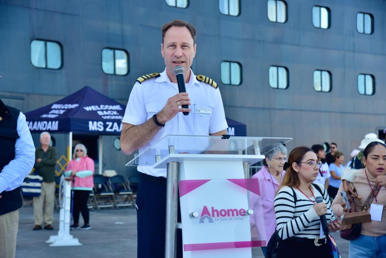 Zaandam arriba a Topolobampo y fortalece la presencia internacional de Ahome como destino turístico.