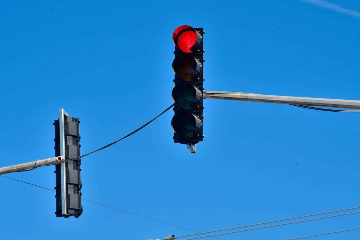 Avanza semaforización con 12 cruceros ya al 100% en su operación Los Mochis.