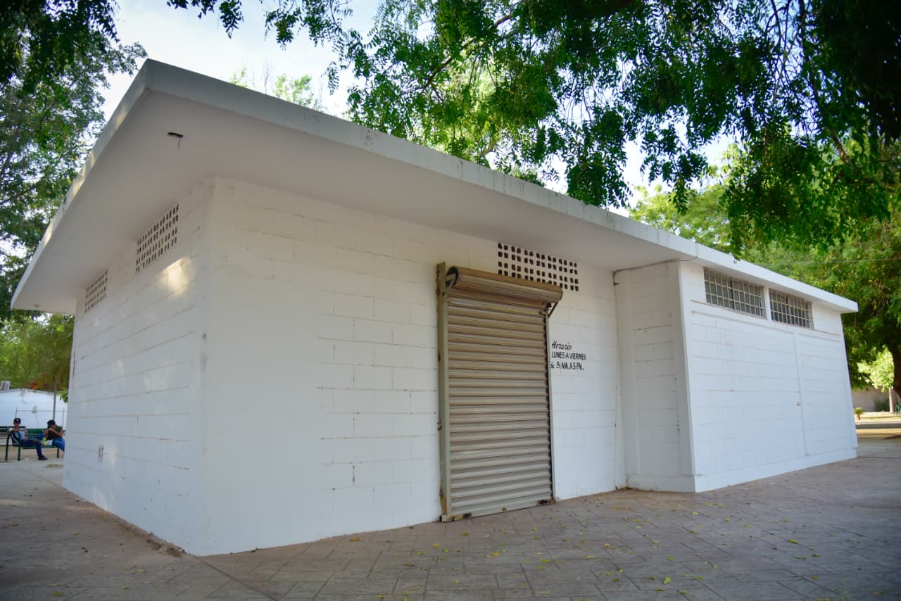 Entrega Alcalde rehabilitación y alumbrado en Parque Maxwell y Polideportivo de la villa de Ahome con inversión de 900 mil pesos.