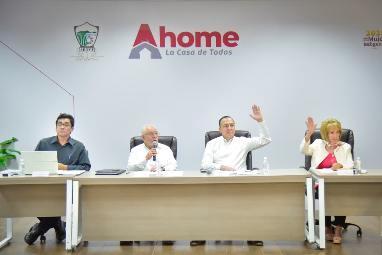 Alcalde Antonio Menéndez pide a Cabildo guardar un minuto de silencio en memoria de víctimas de incendio en plaza comercial.