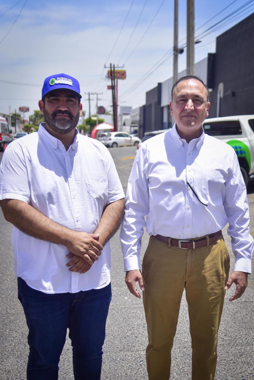 Supervisa Antonio Menéndez trabajos para atender y prevenir colapsos en drenajes sanitarios de Los Mochis.