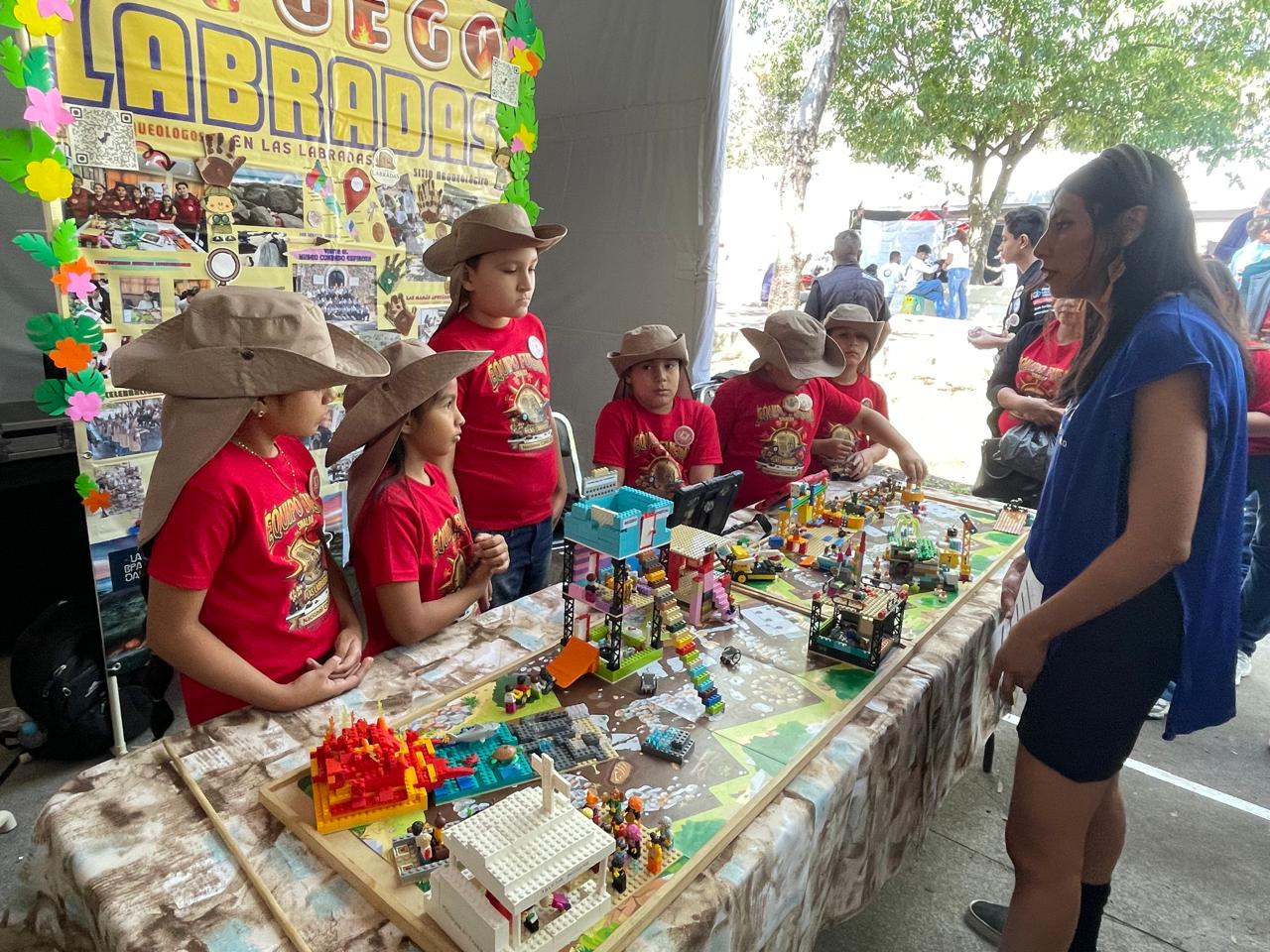 Reconoce Gobierno de Ahome a estudiantes que participaron en el nacional FIRST LEGO League 2026