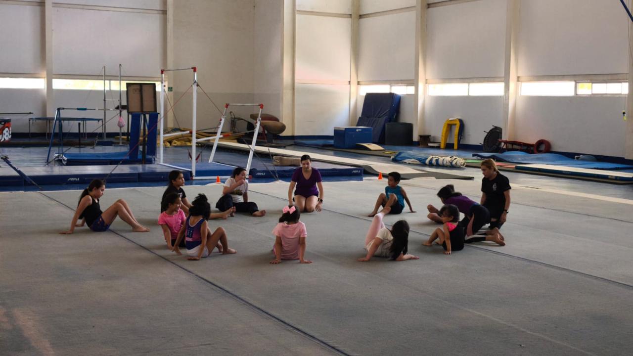 IMDA invita a niñas y niños a disfrutar el verano con curso de gimnasia.