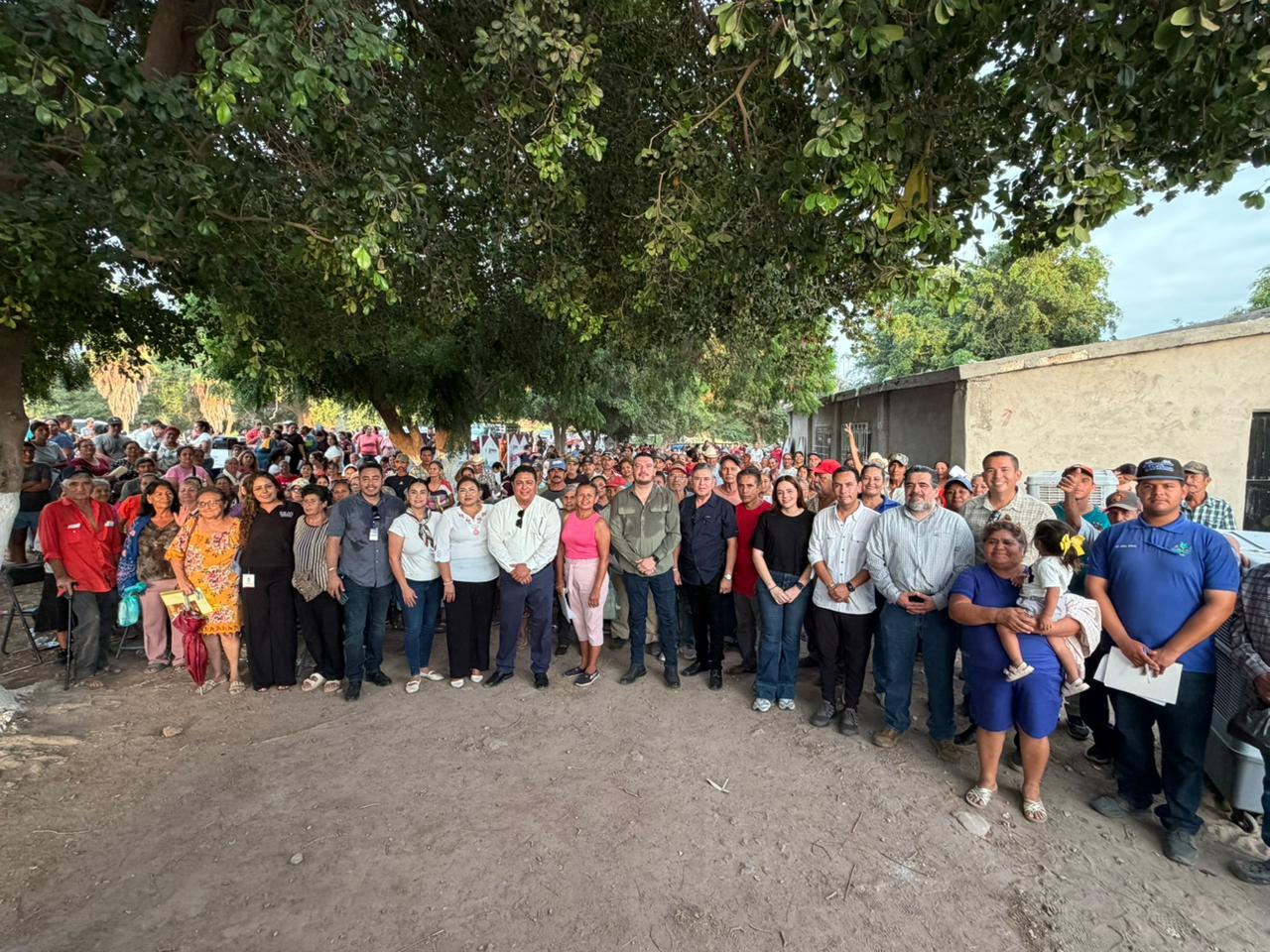 Caravanas del Bienestar atienden a más de 500 personas en El Atún.