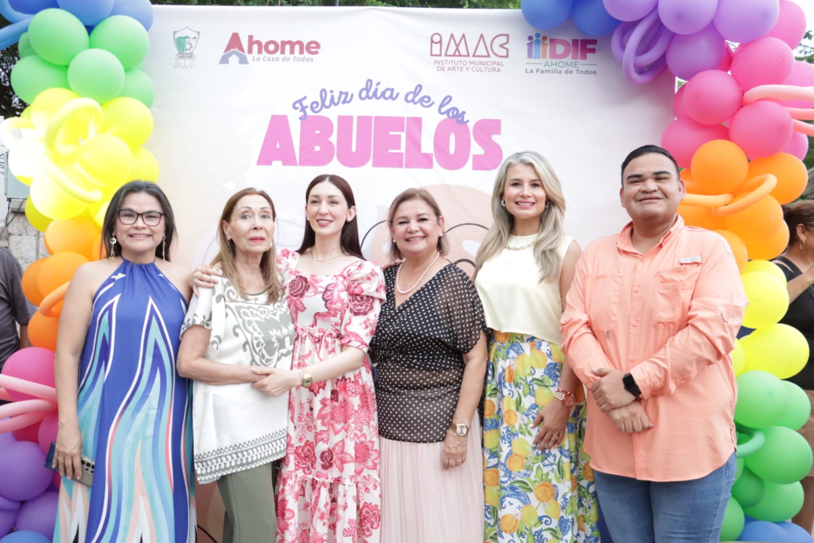 CELEBRA AYUNTAMIENTO DE AHOME A LOS ABUELITOS CON MÚSICA, BAILE Y CORONACIÓN DE LOS REYES DEL DÍA DEL ABUELO 2026.