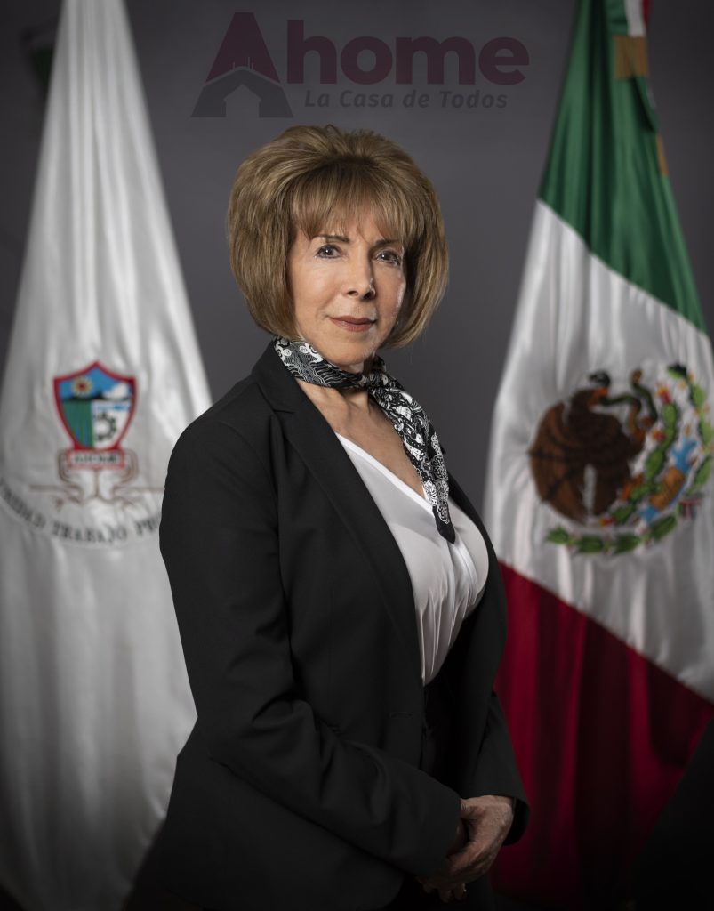 MARÍA LUISA GÓMEZ LIZÁRRAGA