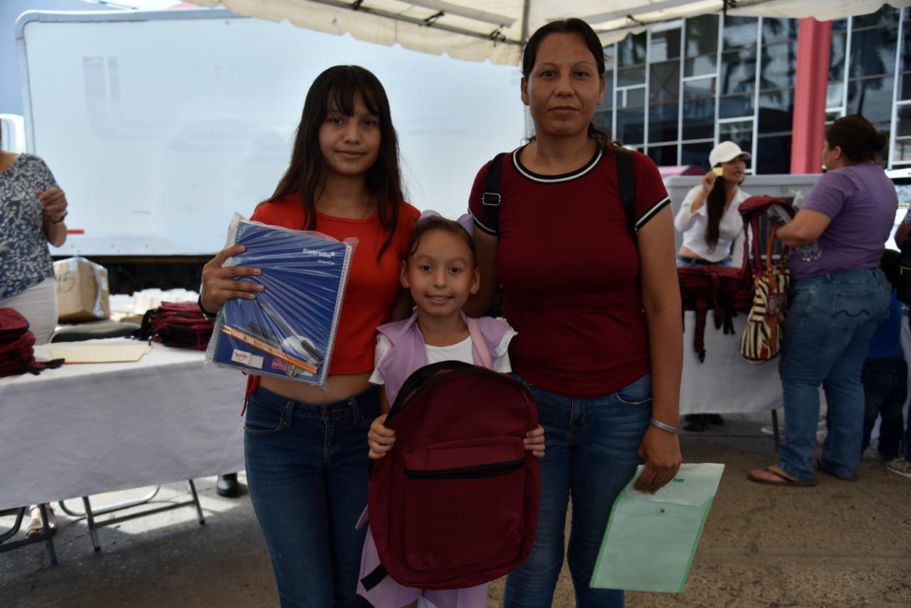 Llama Educación Ahome a aportar para llenar más mochilas de sueños en beneficio de niñas y niños de comunidades vulnerables.