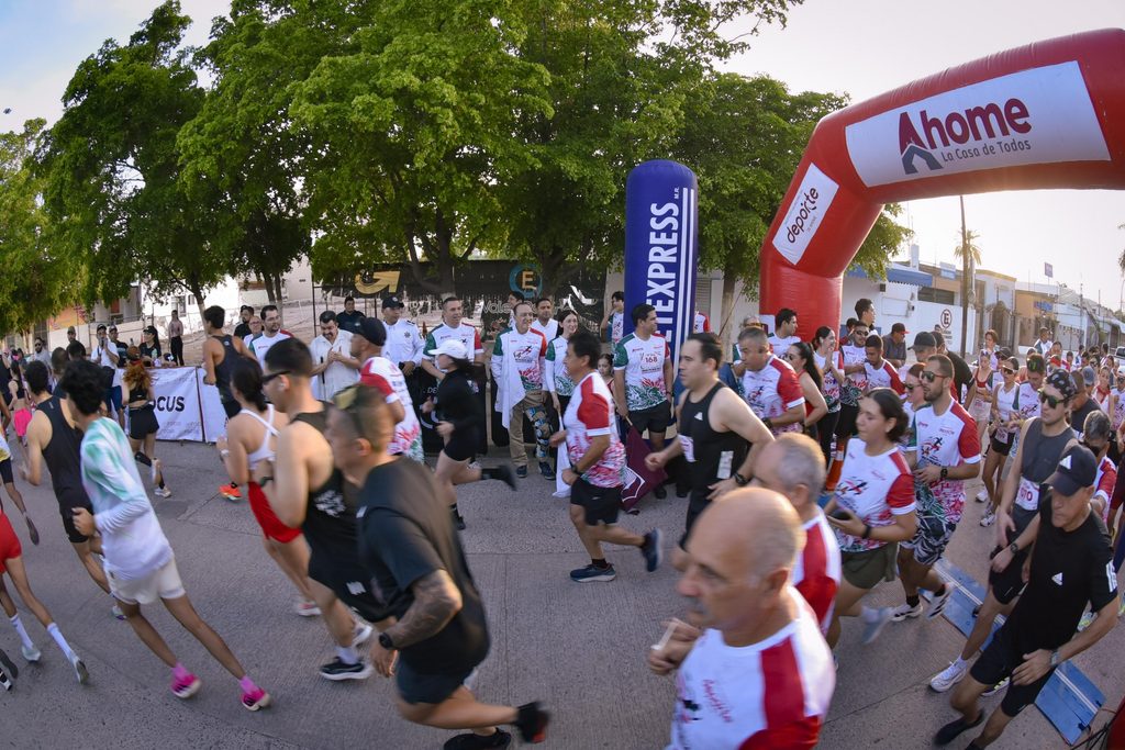 Arturo Contreras recibe homenaje y celebra con triunfo en la Carrera de la Independencia.