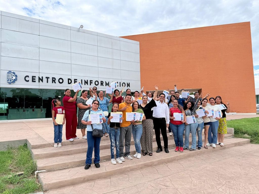 Mujeres pescadoras de El Jitzámuri se capacitan para transformar productos del mar en nuevos negocios.