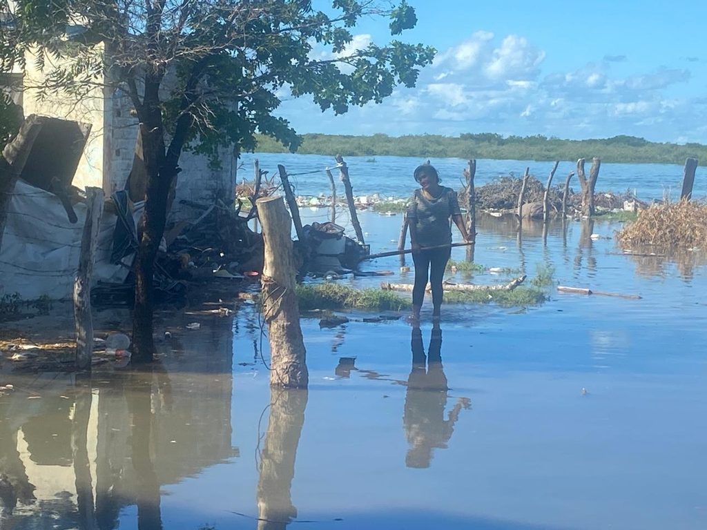 Protección Civil analiza soluciones ante ingreso recurrente del mar a viviendas de El Colorado