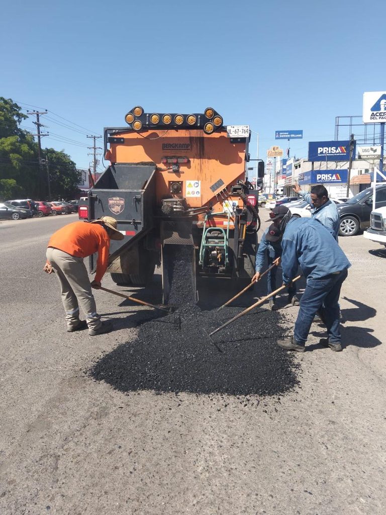 Gobierno de Ahome suma nuevas cuadrillas para incrementar acciones de bacheo en vialidades